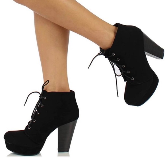 *NEW* Chunky Heel Lace up Booties - Picture 5 of 7